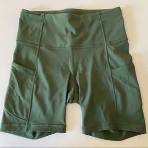 Lululemon Algae 6” Fast and Free Shorts Size 4